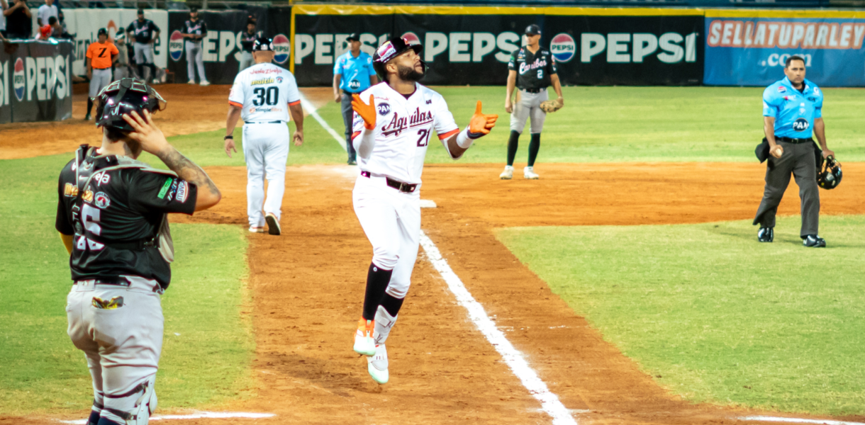 Con jonrón decisivo de Jackson Chourio, Águilas superó a Caribes y roza el Round Robin