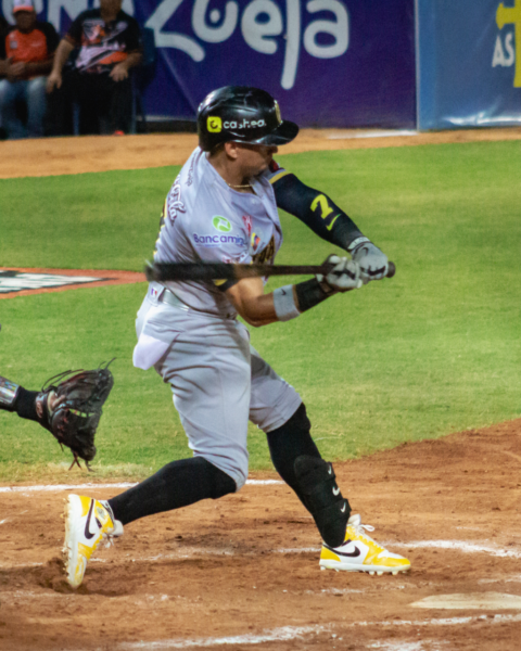 Leones rugió en Maracaibo y doblegó a Águilas