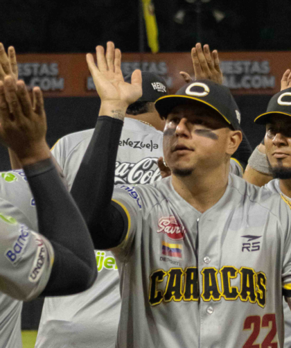 Leones rugió y silenció los bates de Tiburones