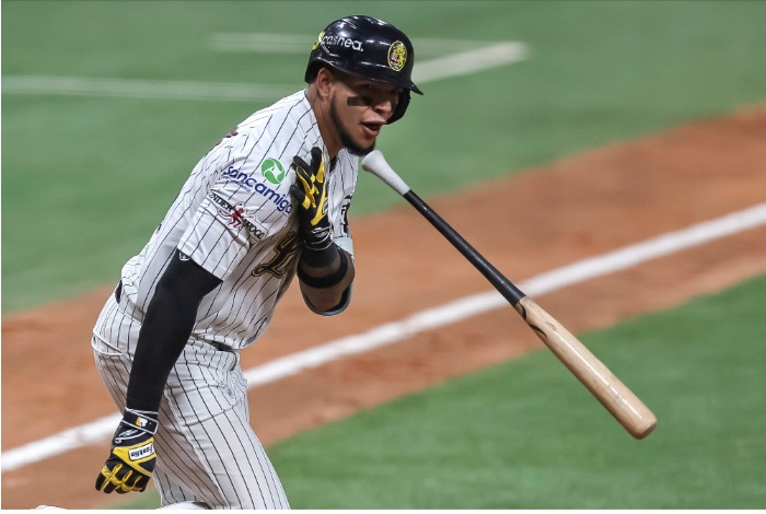 Leones sorprende y se queda con el último clásico ante Magallanes