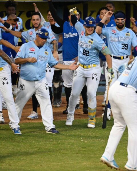 Magallanes cerró con autoridad ante Cardenales y se sumó al Round Robin