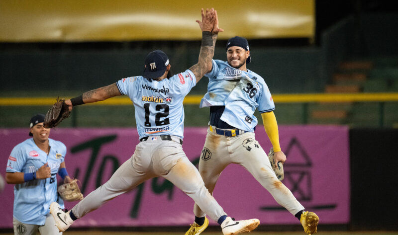 Magallanes desató un vendaval ofensivo y arrolló a Caribes