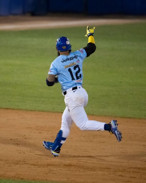 Odor vuelve a decidir y Magallanes vence a Tigres en Valencia