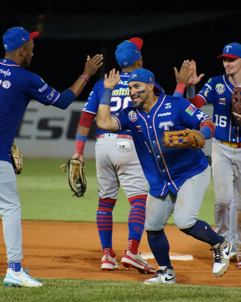 Tiburones se llevó un agónico triunfo sobre Tigres