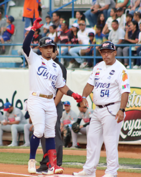 Tigres sacó las garras y pescó Tiburones en Maracay
