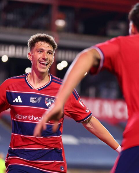 Petar Musa y Logan Farrington en el 11 ideal de la fecha