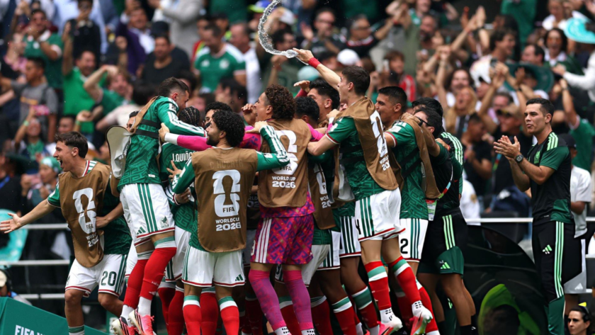 México abrió el Grupo A con victoria sobre Sudáfrica