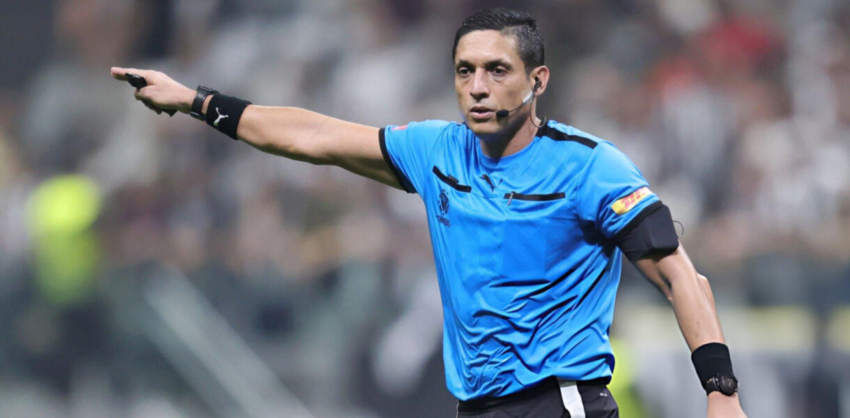 El silbato de Jesús Valenzuela rumbo a su segundo Mundial consecutivo