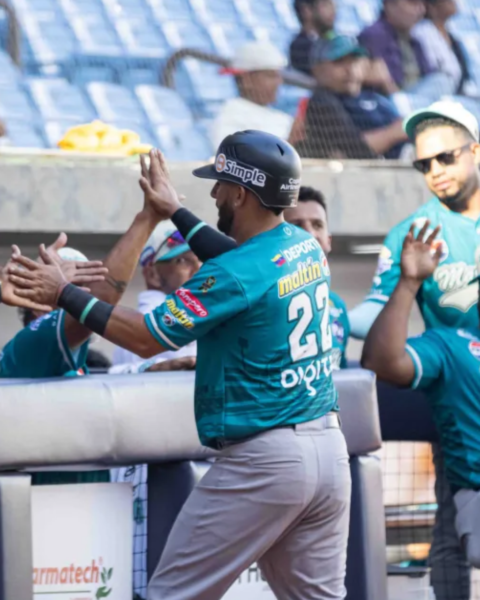 Bravos apaleó a Leones y barrió la serie en el Monumental