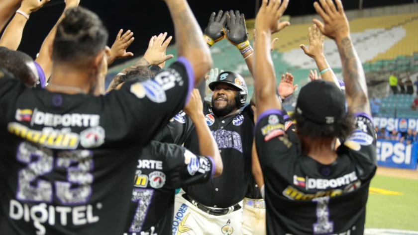 Bravos remontó ante Tiburones y logró su primer triunfo en casa