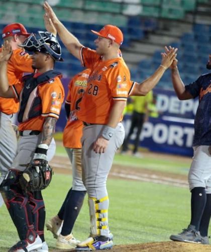 Caribes amargó la fiesta en el debut de Bravos como local