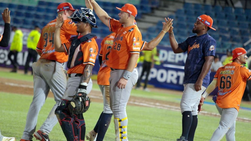 Caribes amargó la fiesta en el debut de Bravos como local