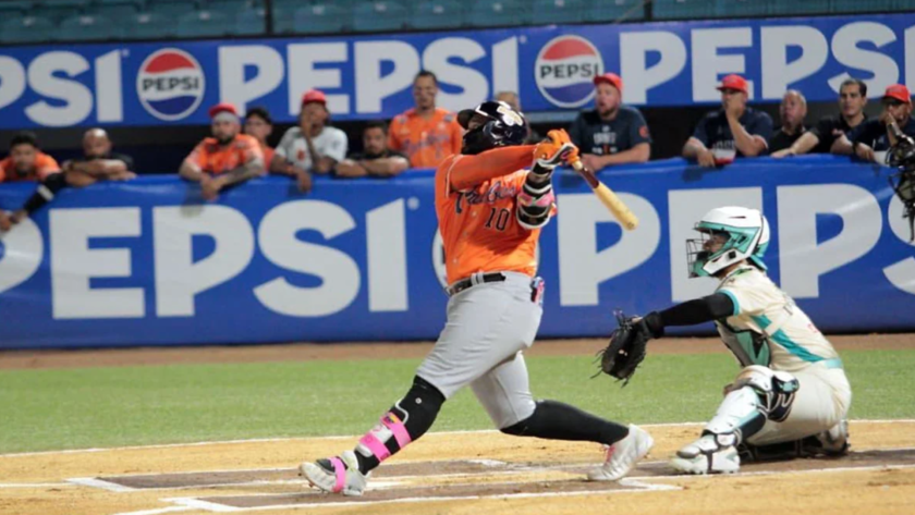 Caribes barrió a Bravos y empató el liderato