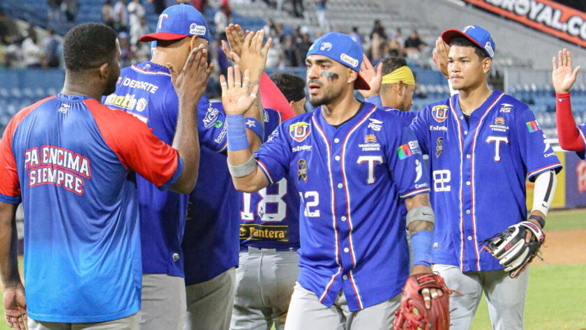 Magallanes sufre otra dura derrota ante Tiburones