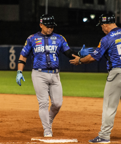 Tigres pegó primero ante Caribes en Puerto La Cruz