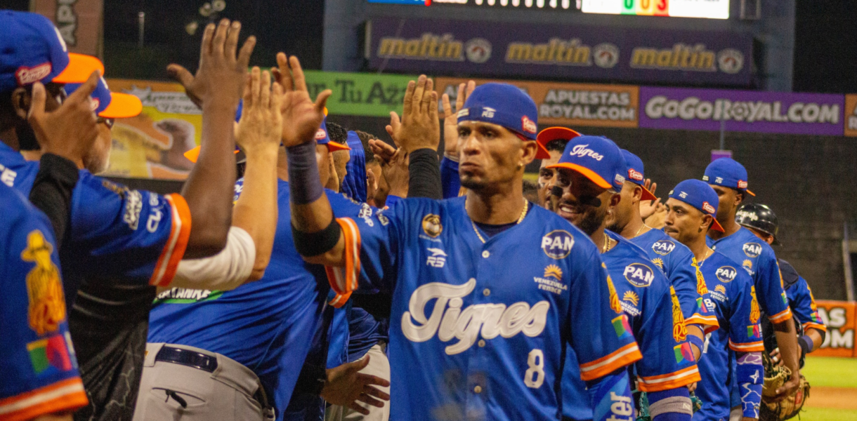 Tigres tumbó a Tiburones en extrainning