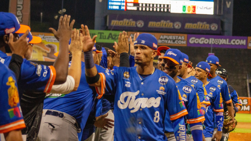 Tigres tumbó a Tiburones en extrainning